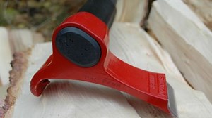 The LeverAxe: You'll Wish You Could Chop Wood All Day With This Physics-Exploiting Axe