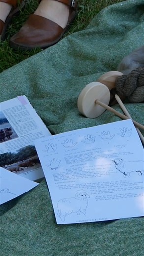 Rekindle • Resourceful Craft Workshops on Instagram: "The drop spindle was the primary tool for spinning fibre into yarn for approximately 9000 years. If you have ever wanted to learn how to spin wool into yarn for your own projects, join weaver and spinner Annie Mackenzie in our workshop to learn the key techniques to start hand spinning. Hand spinning beautifully soft yarn can add another dimension of depth to your knitting, crochet, or weaving projects. It’s a portable practice too! Sunday 8 