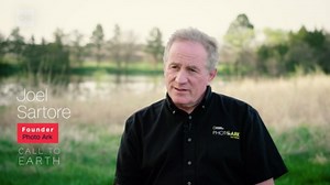 The photographer documenting mass extinction