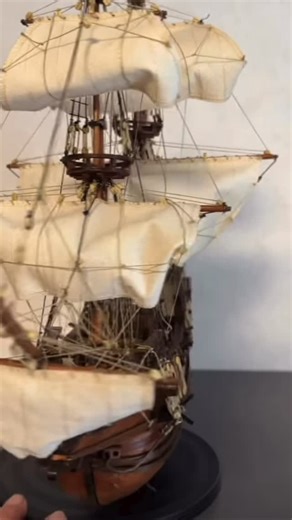 Maqueta de barco pirata Buccaneer. Realizado por el modelista y miembro de la comunidad de Facebook, Günter Göttlich. Un trabajo muy bonito. 🙌🏼 | OcCre