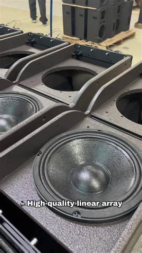We are a manufacturer specializing in high-end linear array speakers. Please contact us for more information. #professionalaudio #soundsystem #linearray #subwoofer #activespeaker