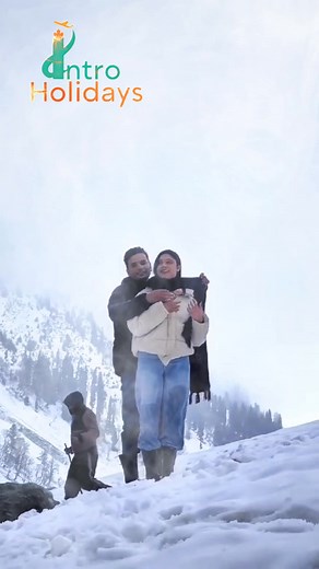 Romantic Kashmir trip for couples: 25% OFF, from ₹16,000! Book now for cozy houseboats & dreamy views. | Intro Holidays Tour and Travel