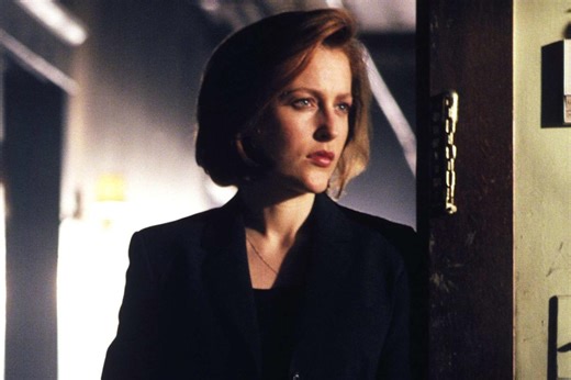 Gillian Anderson confirms “X-Files ”car crash was real, reveals other little accident in same scene