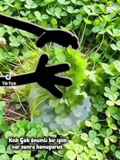 Slime oynayan çöp adam