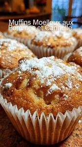 Muffins Moelleux aux Pommes et Cannelle 🍎✨ Ingrédients (pour 12 muffins) 3 pommes 200 g de farine 100 g de sucre 2 œufs 80 g de beurre fondu 120 ml de lait 1 sachet de levure chimique (10 g) 1 c. à café de cannelle Sucre glace pour la décoration Préparation 1️⃣ Préchauffez le four à 180°C (350°F). 2️⃣ Pelez et coupez les pommes en petits dés. 3️⃣ Dans un grand bol, battez les œufs et le sucre jusqu’à ce que le mélange blanchisse. 4️⃣ Ajoutez le beurre fondu et le lait, puis mélangez bien. 5️⃣ I