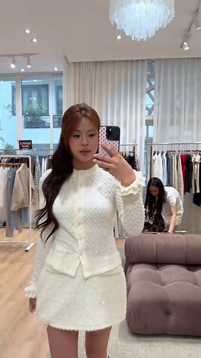 Review thời trang Hàn Quốc xinh xắn tại Hà Nội