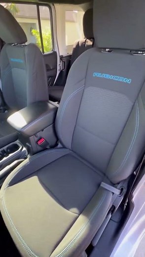 2023 Jeep Rubicon Wrangler get's a REFRESHING REVAMP - with Katzkin Leather! 🌊