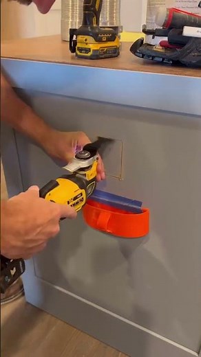 The attachment that actually stops the mess #tips #tools #renovation