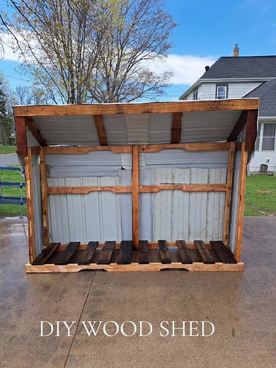 Key Steps for a DIY Pallet Shed Foundation: Level the ground and use concrete blocks or paving slabs to keep the pallet wood off the soil to prevent rot. Walls: Stand pallets vertically and screw them together at corners and along the sides. For added strength, use posts for corner anchoring. Structure: Create a frame for the roof, usually with a slope (shed roof) to allow rain runoff, by making the front wall higher than the back. Roofing: Secure timber rafters to the top, cover with plywood or