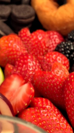 37 reactions · 7 comments | The Spring Break Fondue 朗 Spring is right around the corner!  How about a deliciously sweet fondue to celebrate?  Click on the link below for the full recipe, and let us know what you think! ✨ https://fondussimo.com/en/recipes/spring-break-fondue/ #Fondussimo #recipe #fondue #springbreak | Fondussimo | Facebook