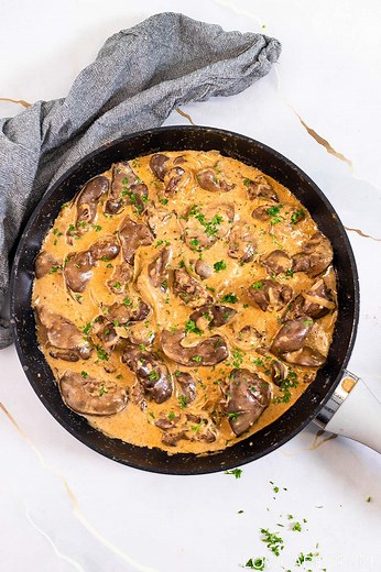 Sauteéd Chicken Livers in White Wine Sauce 👉 https://www.lowcarbspark.com/sauteed-chicken-livers-in-white-wine-sauce/ This super easy sautéed chicken livers recipe requires no complicated techniques and it's ready in under 30 minutes!! #ketosauteedchickenlivers #chickenlivers #suateedchickenlivers | Low Carb Spark