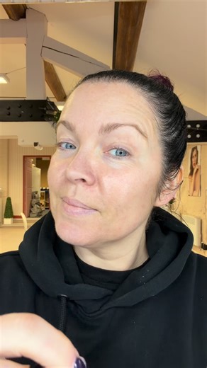 CODE Beautiful - Embrace you on Instagram: "Get that easy effortless glow in a couple of mins - CODE Beautiful- here to help you feel naturally vibrant every day - without the faff ❤️😘#makeup #veganmakeupshare #codebeautiful #makeupover40"