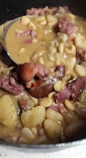 65K views · 598 reactions | WOULD YOU EAT THIS WHITE BEAN AND HAM HOCK SOUP !? Full recipe   | Old fashioned recipe | Facebook