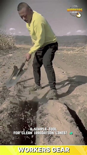 Specialized Trenching Shovel for Precision Soil Digging and Irrigation Channel Making in Fields