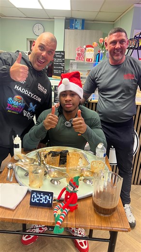 The mega pie challenge made grown men quit #viral #manchester #megapie #foodchallenge #eatingchallenge | JJ Da Lion