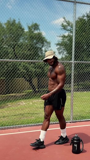 Explosive lunge jumps always register on the provocative meter. They make the heart race every time 😆. You can modify these by doing standard lunge jumps or alternating lunges. This was part of my high intensity cardio circuit - get busy❗️ #Ablebodied #AbleMind 🔗 EugeneTheFit.com (PLANS & BLOGS) ~ Effort > Excuses ~ [📲 EUGENETHEFIT on all socials] 🛑 #LifeStyle #shredded #leadership #workhard #nopainnogain #trainhard #flex #growthmindset #fitnessaddict #gymfit #funwithfitness #homeworkouts #f