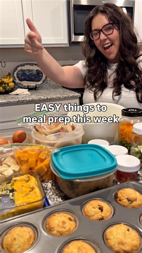 Back with another meal prep video and I have to share this white bean soup recipe because I just threw it together, but it turned out SO GOOD! Ingredients:Bacon grease, Smoked ham peices, box of chicken broth, 1/2 cup of rice, a double handful of kale, can white kidney beans (cannellini beans), About 2 cups of water. instructions:Add bacon grease and ham to pot (bacon grease is optional if that’s not your style) cook ham for a couple minutes then add chicken broth, 1/2 cups of rice, kale and let