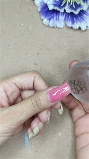 Easy Nail Art Using Stamp 💅🏻#hemlatadabi #nailart #shortvideo #shorts #youtubeshorts