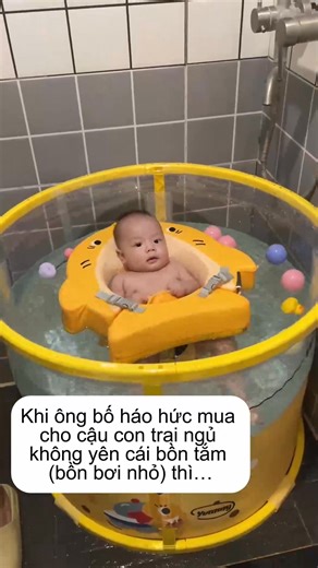 Khi mình sắm cái phao cổ cho bé con ngủ không yên đi bơi… #BeTapBoi #BeItThang #BeSoSinh #MeMoi #Nguxuyendem | Dạy Con Bằng Yêu Thương