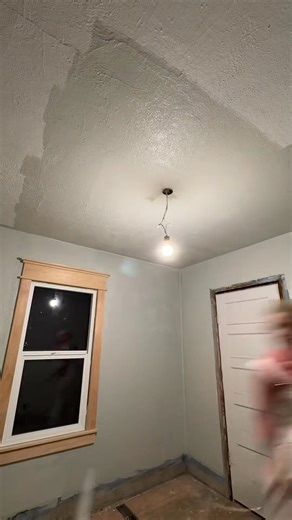 43K views · 1.1K reactions | $1 house painting my bedroom  #100yearoldhouse #1dollarhouse #house#1dollarhouse #artstudio #renovation #homemakeover #fixerupper #beforeandafter #homedesign #studioinspo #diyhome #creativehome | CozyCreations | Facebook