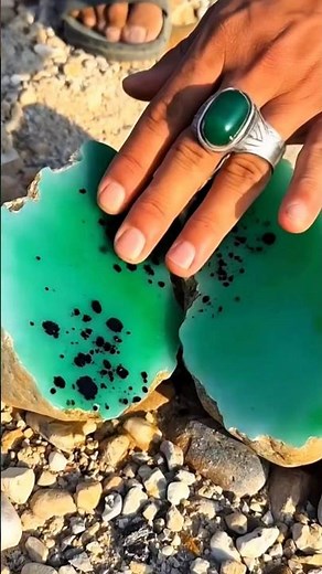 The process of discovering jade crystal stone 💎 #gemstone #crystals #diamond #jade #agate