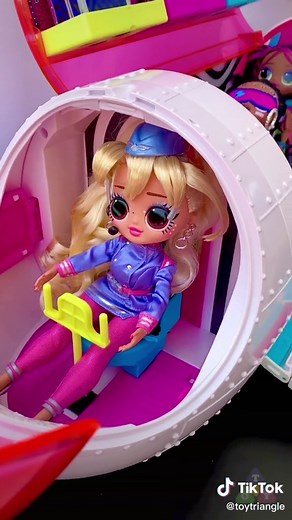 Exciting L.O.L Surprise O.M.G 4 in 1 Plane Unboxed!