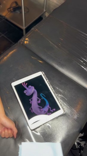 Randall 🤩 #disney #disneypixar #pixar #disneytiktok #monstersinc #randall #disneyvillains #disneylove #disneylife #funnymoment #funnytattoo #villain #disneylife #disneymoments #tattoo #tattooartist #dinoinktattoo #tattoolover #tatt #tatuaggio #dinoink