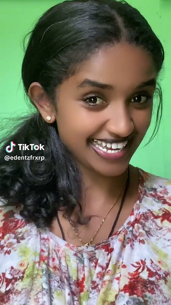 Expressive Hand Gestures Tutorial for Beginners