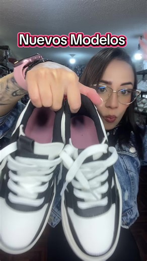 ¿Que opción te gusta más? #zapatosdemujer #deportivos #emprendimiento