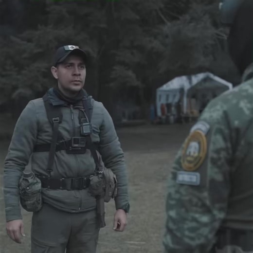 Durante la estadía en la zona boscosa, los instructores revisan todo lo necesario para que el personal pueda realizar su actividad sin necesidad que lleve algún alimento, de lo contrario será difícil de que pueda superar sus limitantes en el Curso Básico De Fuerzas Especiales. #cuerpodefuerzasespeciales🇲🇽 #gafesmexico🇲🇽🦇 #cfe🦇 #ejercitomexicano🇲🇽 #soldadosmexicanos🇲🇽💯