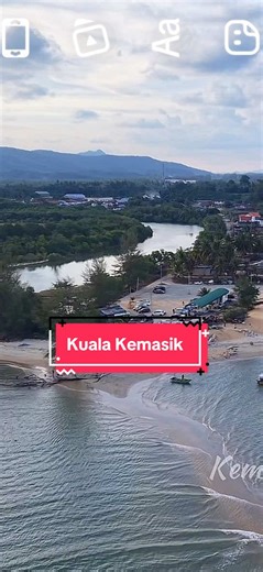 Seas the day at the most beautiful beach in Terengganu #kemasik #terengganu #cuticutimalaysia #beachvibes #kembarajiwa70