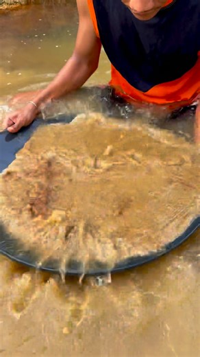 964K views · 4.4K reactions | Wow!!!gold discovery process | traditional gold extraction process | super material containing gold | gold nugget $1500 in bedrock crack ‼️⛏️ amazing #puregold #goldmine #goldhunter #goldprocessing #goldextraction #goldminer #goldpanning #goldhunting | Genta | Facebook
