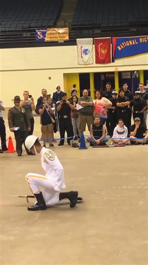 92K views · 2.3K reactions | #usa #guard #army #military #honor #soldier #navy | US Soldiers | Facebook