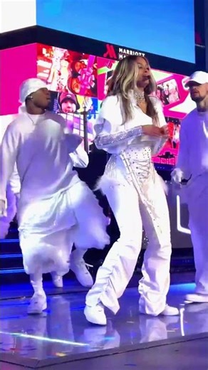 Ciara Shut Down Times Square with Low 👑 #dance