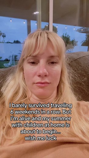 Crossing our fingers | Travelling