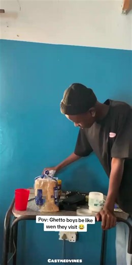 ghetto boys be like when they visit😂😂😭#zimskits🇿🇼🇿🇼🇿🇼 #castmedvines