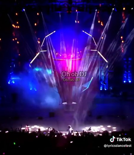 Skrillex's Ease My Mind Dance Music Lyrics