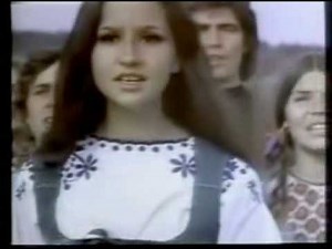 Coca Cola Commercial - I'd Like to Teach the World to Sing (In Perfect Harmony) - 1971