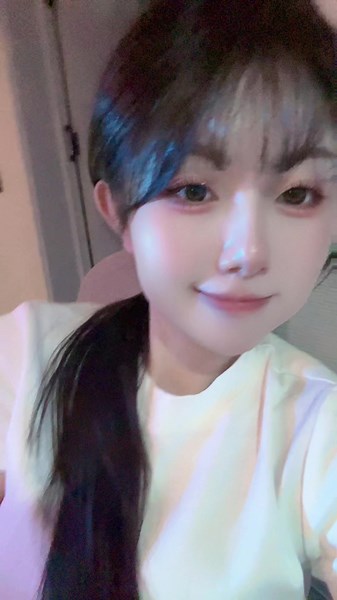 Cute Girls Showcase Their Sweet Personalities