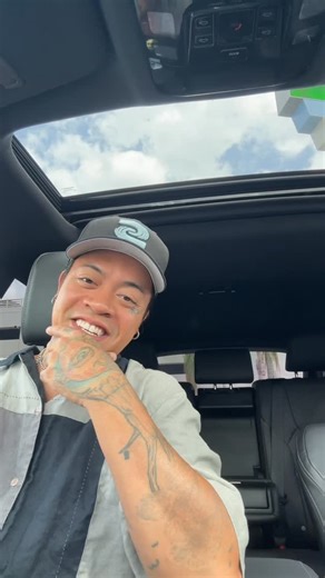 Flyboy Foodie on Instagram: "Car Shopping at @longolexusla"