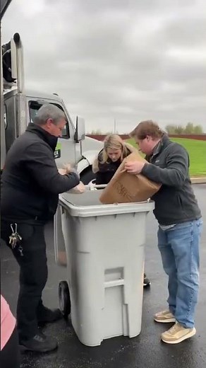 State Senator Hosts Community Shred Event for Earth Day