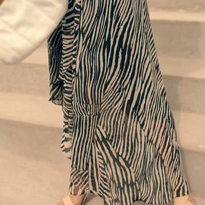 13K views · 137 reactions | It's only natural to make these zebra stripes a wardrobe staple. Shop the look: https://bit.ly/2xeRm7G | White House Black Market | Facebook