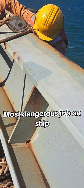 The bosun's chair #seaman #seafarer #seamanlife #seamantiktok