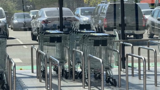 « On ne vit pas on survit » : face au retour de l'inflation, des Français dans le rouge de plus en plus tôt