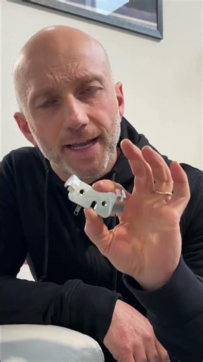 Plastic? NO ❌Ergal handlebar cable fixing plate #rdv #vespa