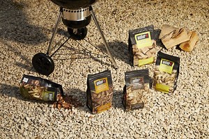 Barbecuing vs Smoking vs Grilling - Official Weber® Website