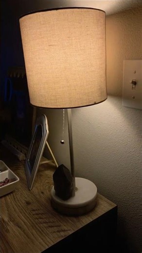 Lamp turning on and off sound effect