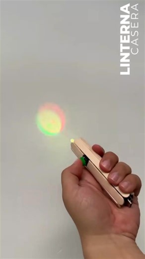 Como Lo Hice Inventor on Instagram: "linterna casera #comolohiceinventor #linterna #AprendeElectrónica #DIY #BateríaLitio"