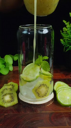 7 jugos saludables para toda tu semana 😱🥤 #jugossaludables #jugos #batidos #jugosverdes #consejosdesalud #jugodetox #semanasaludable | Recetas Poderosas