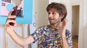 In meinem neuen Video bekommt ihr jede Menge Online-Dating-Tipps von jemandem, der JAHRELANG Online-Dating betrieben hat (das bin ich) ZUM VIDEO --> http://bit.ly/2wGjG4Z Mehr zu LoveScout24 --> www.lovescout24.de/michaelbuchinger | Michael Buchinger